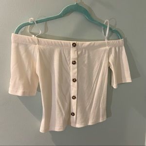 white off the shoulder top 🤍